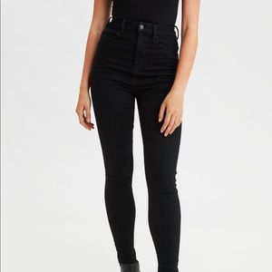 AMERICAN EAGLE HIGH-WAISTED JEANS